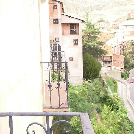 Albergue Albarracin الباراثين